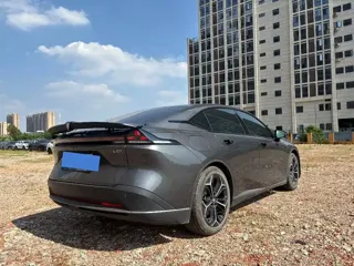 Deepal L07 2024 купить из Китая, цена 2 673 000 ₽ — Suifenhe Auto