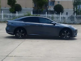 Deepal L07 2025 купить из Китая, цена 3 423 000 ₽ — Suifenhe Auto