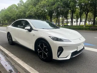 Deepal L07 2024 купить из Китая, цена 3 030 000 ₽ — Suifenhe Auto