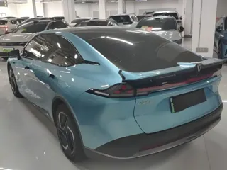 Deepal L07 2024 купить из Китая, цена 3 576 000 ₽ — Suifenhe Auto