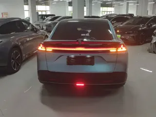 Deepal L07 2024 купить из Китая, цена 3 576 000 ₽ — Suifenhe Auto