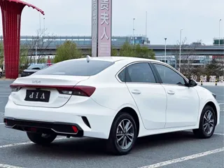 Kia K3 2023 купить из Китая, цена 1 744 000 ₽ — Suifenhe Auto