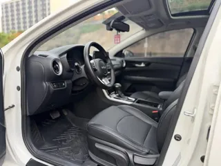Kia K3 2023 купить из Китая, цена 1 229 000 ₽ — Suifenhe Auto