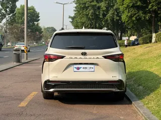 Toyota Granvia 2024 купить из Китая, цена 7 389 000 ₽ — Suifenhe Auto