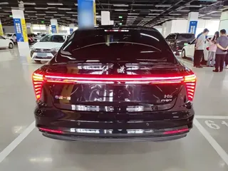 Hongqi H5 PHEV 2026 купить из Китая, цена 3 902 000 ₽ — Suifenhe Auto