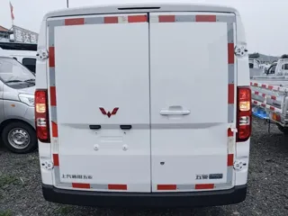 Wuling Yangguang 2026 купить из Китая, цена 1 703 000 ₽ — Suifenhe Auto