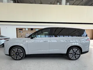 Denza N8 2025 купить из Китая, цена 8 511 000 ₽ — Suifenhe Auto