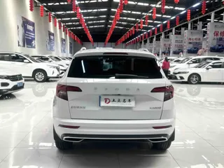 Skoda Karoq 2023 купить из Китая, цена 2 509 000 ₽ — Suifenhe Auto