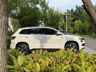 Skoda Karoq 2023 купить из Китая, цена 2 509 000 ₽ — Suifenhe Auto