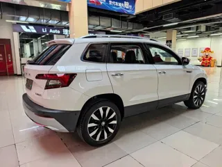 Skoda Karoq 2021 купить из Китая, цена 1 365 000 ₽ — Suifenhe Auto