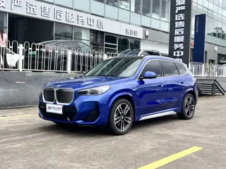 BMW iX1 2025