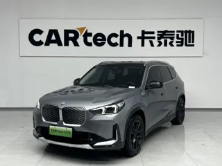 BMW iX1 2023