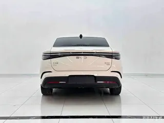 BYD 07 DM-i 2025 купить из Китая, цена 4 209 000 ₽ — Suifenhe Auto
