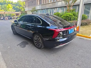 Hongqi H5 2025 купить из Китая, цена 3 124 000 ₽ — Suifenhe Auto