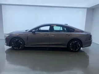 Hongqi H6 2026 купить из Китая, цена 3 651 000 ₽ — Suifenhe Auto