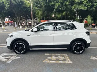 Volkswagen Tacqua 2020 купить из Китая, цена 1 279 000 ₽ — Suifenhe Auto