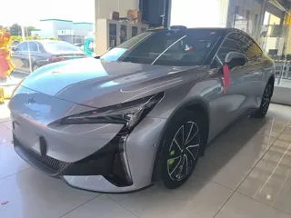 ARCFOX S 2025 купить из Китая, цена 3 434 000 ₽ — Suifenhe Auto