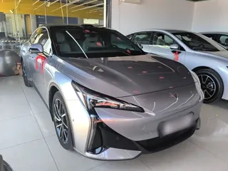 ARCFOX S 2025 купить из Китая, цена 3 434 000 ₽ — Suifenhe Auto