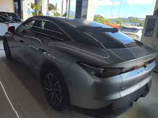 ARCFOX S 2025 купить из Китая, цена 3 434 000 ₽ — Suifenhe Auto