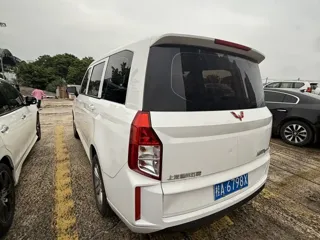 Wuling Hongguang PLUS 2019 купить из Китая, цена 1 123 000 ₽ — Suifenhe Auto