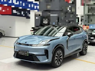 Lynk & Co 08 EM-P 2025