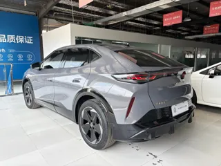 Volkswagen Yuzhong 06 2025 купить из Китая, цена 3 606 000 ₽ — Suifenhe Auto