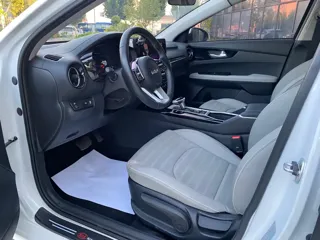 Kia K3 2024 купить из Китая, цена 2 015 000 ₽ — Suifenhe Auto