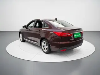 Ford Escort 2019 купить из Китая, цена 1 030 000 ₽ — Suifenhe Auto