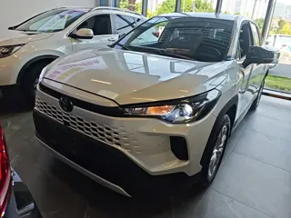 Toyota Corolla Cross 2025 купить из Китая, цена 3 049 000 ₽ — Suifenhe Auto