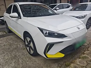 Dongfeng Aeolus E70 2023 купить из Китая, цена 1 269 000 ₽ — Suifenhe Auto