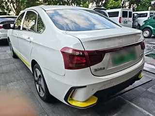 Dongfeng Aeolus E70 2023 купить из Китая, цена 1 299 000 ₽ — Suifenhe Auto