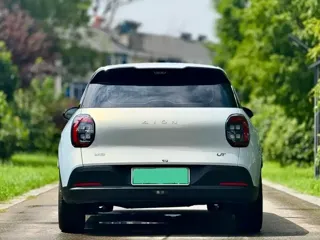 Aion UT 2025 купить из Китая, цена 1 365 000 ₽ — Suifenhe Auto