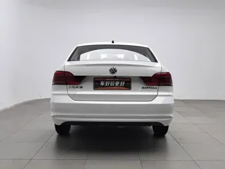 Volkswagen Santana 2020 купить из Китая, цена 1 211 000 ₽ — Suifenhe Auto