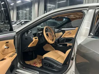 Lexus ES 2025 купить из Китая, цена 4 558 000 ₽ — Suifenhe Auto