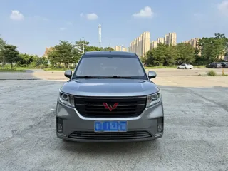 Wuling Hongguang PLUS 2021 купить из Китая, цена 1 144 000 ₽ — Suifenhe Auto