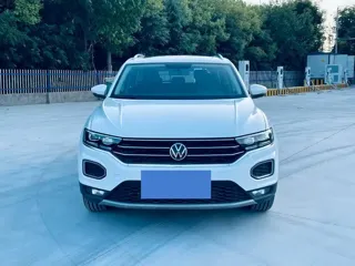 Volkswagen T-ROC 2023 купить из Китая, цена 1 589 000 ₽ — Suifenhe Auto