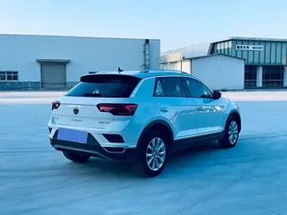 Volkswagen T-ROC 2023 купить из Китая, цена 1 589 000 ₽ — Suifenhe Auto