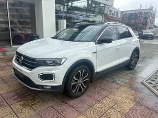 Volkswagen T-ROC 2019 купить из Китая, цена 1 482 000 ₽ — Suifenhe Auto