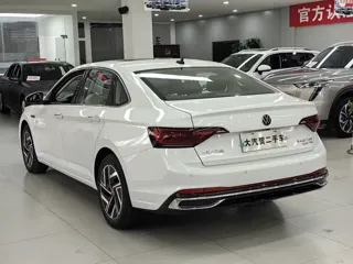 Volkswagen Sagitar 2022 купить из Китая, цена 1 556 000 ₽ — Suifenhe Auto