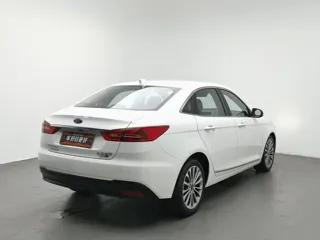 Ford Escort 2019 купить из Китая, цена 960 000 ₽ — Suifenhe Auto