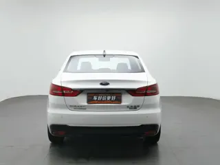 Ford Escort 2019 купить из Китая, цена 960 000 ₽ — Suifenhe Auto