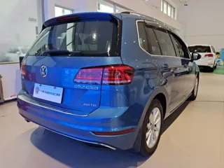 Volkswagen Golf Sportsvan 2020 купить из Китая, цена 1 663 000 ₽ — Suifenhe Auto