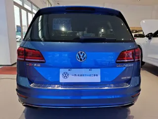 Volkswagen Golf Sportsvan 2020 купить из Китая, цена 1 663 000 ₽ — Suifenhe Auto