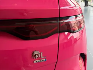 BYD Qin 2025 купить из Китая, цена 3 150 000 ₽ — Suifenhe Auto