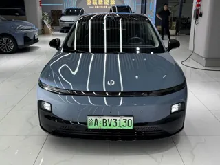 Leapmotor B01 2025 купить из Китая, цена 2 760 000 ₽ — Suifenhe Auto