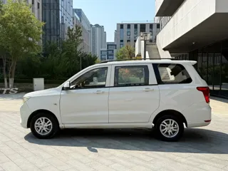 Wuling Hongguang 2019 купить из Китая, цена 1 088 000 ₽ — Suifenhe Auto