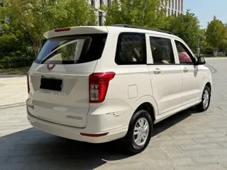 Wuling Hongguang 2019 купить из Китая, цена 1 088 000 ₽ — Suifenhe Auto