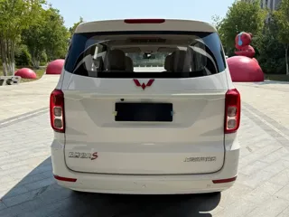 Wuling Hongguang 2019 купить из Китая, цена 1 088 000 ₽ — Suifenhe Auto