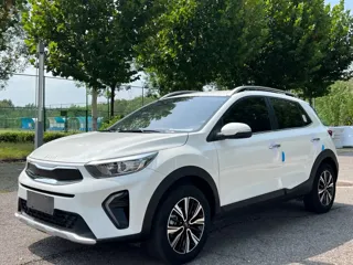 Kia Stonic 2023 купить из Китая, цена 1 372 000 ₽ — Suifenhe Auto