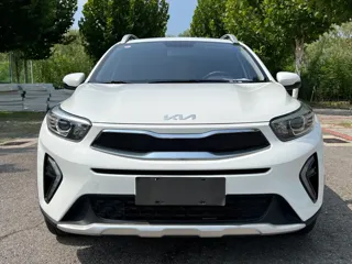 Kia Stonic 2023 купить из Китая, цена 1 372 000 ₽ — Suifenhe Auto